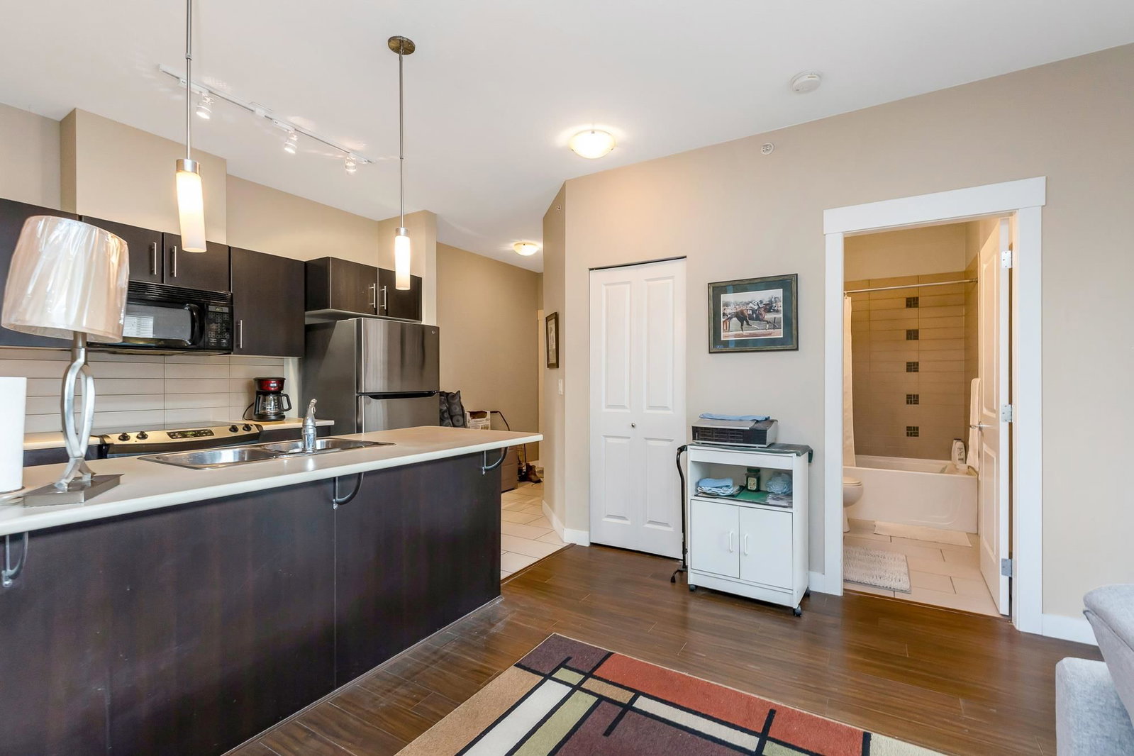 Listing Image 12