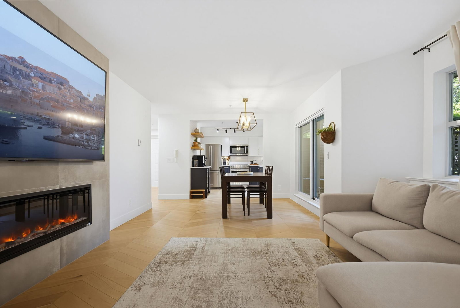 Listing Image 22