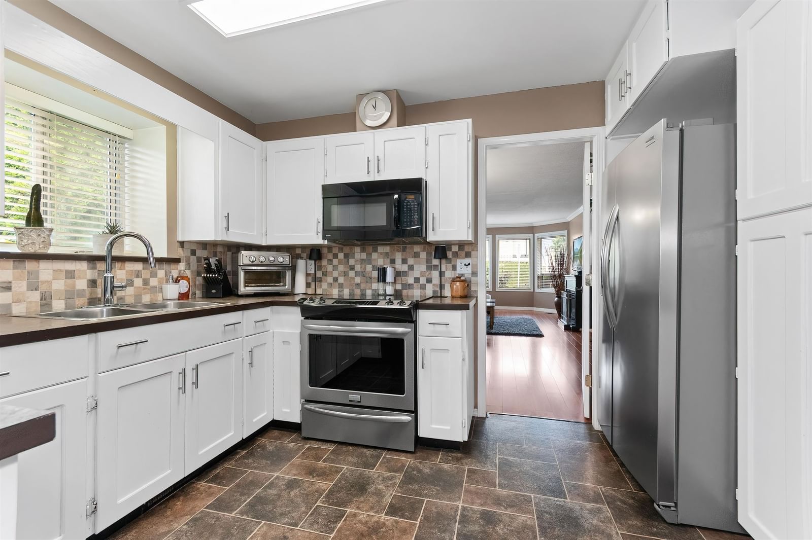 Listing Image 13