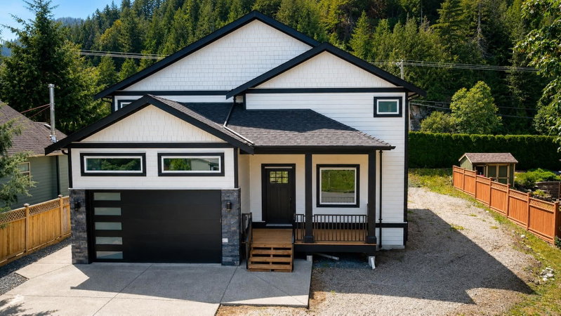 25 - 14550 Morris Valley Road