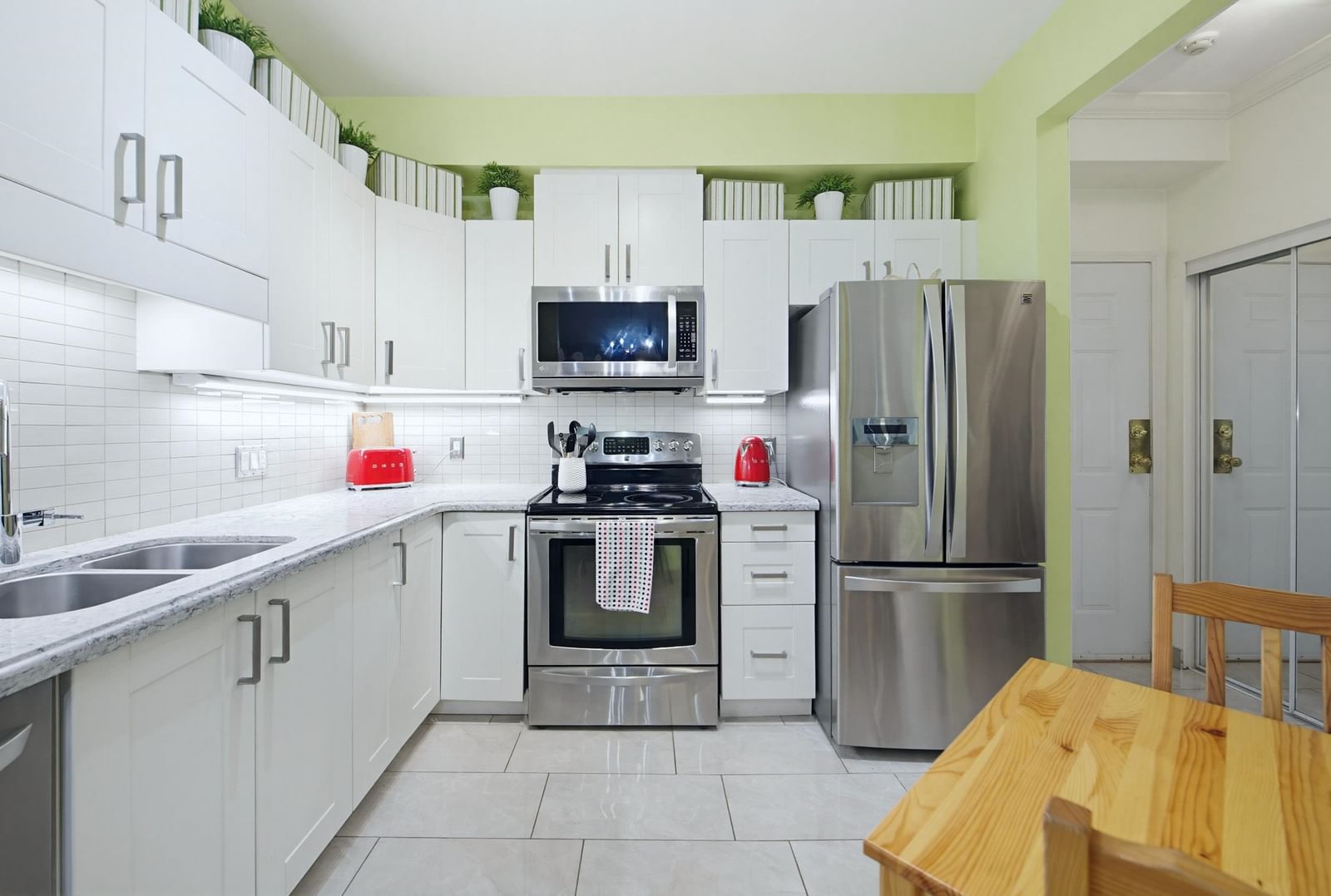 Listing Image 12