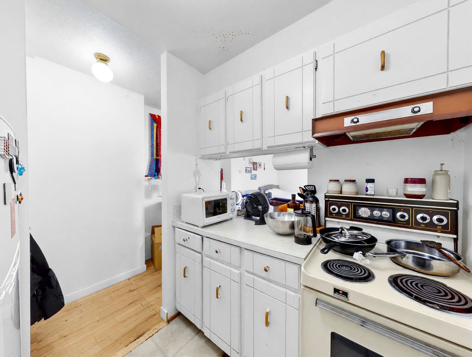 Listing Image 12