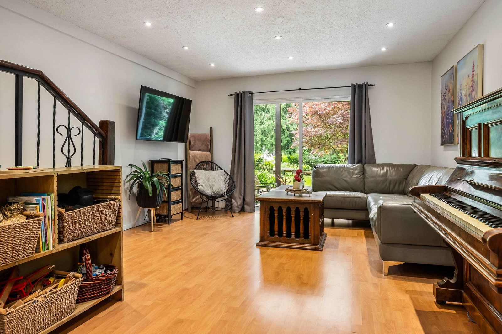 Listing Image 11