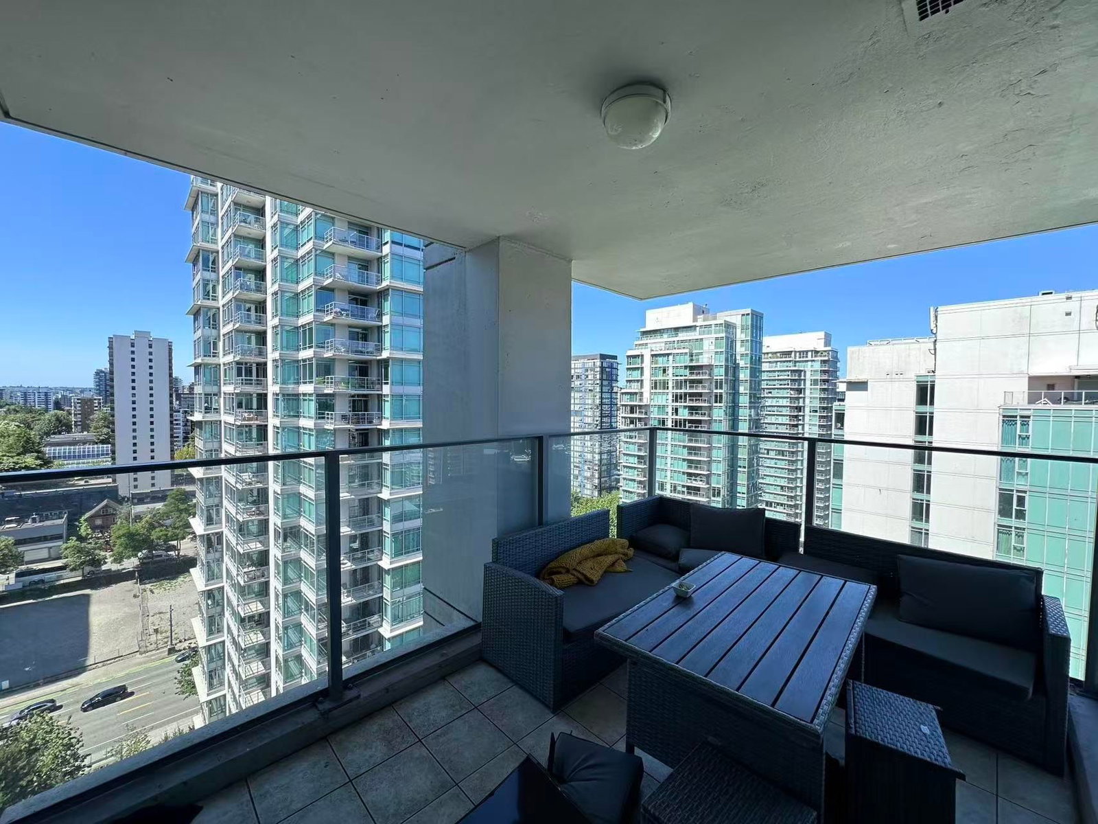 Listing Image 12