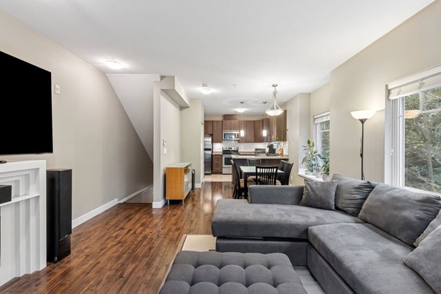 207 - 3888 Norfolk Street
