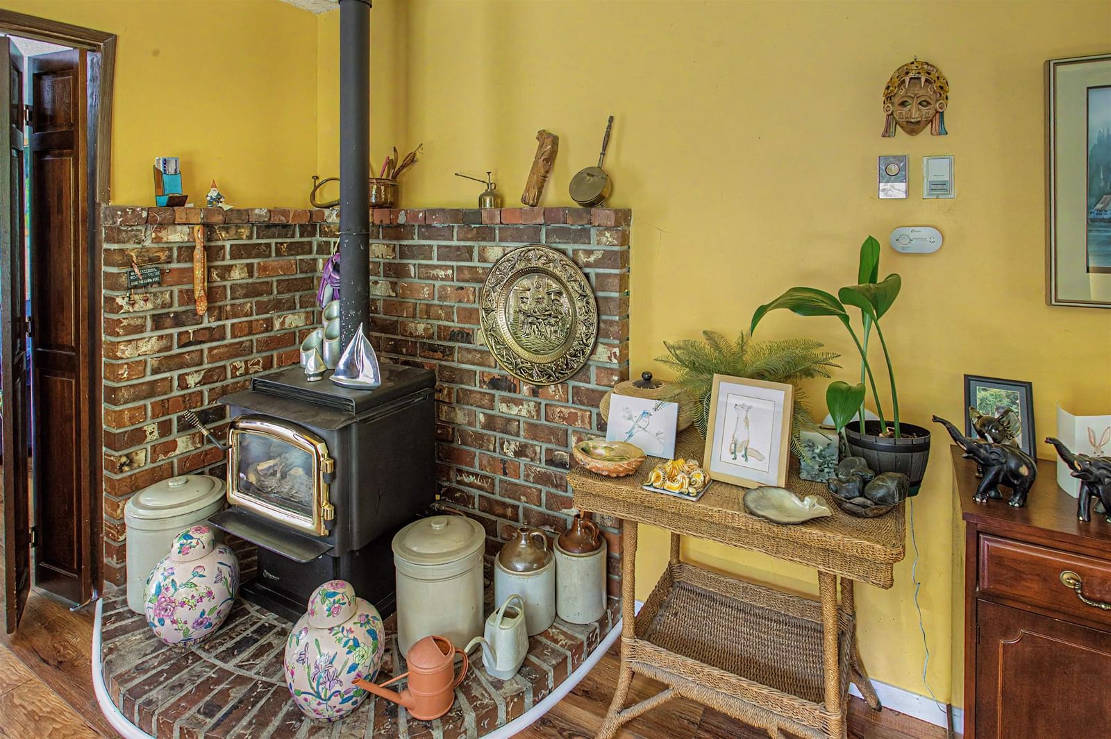 Listing Image 9