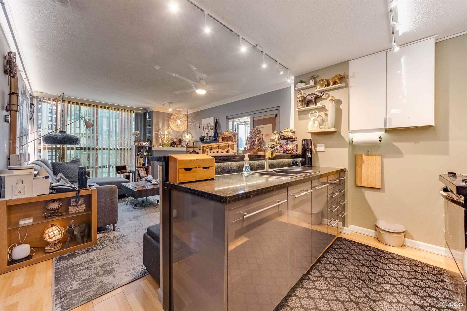 Listing Image 13
