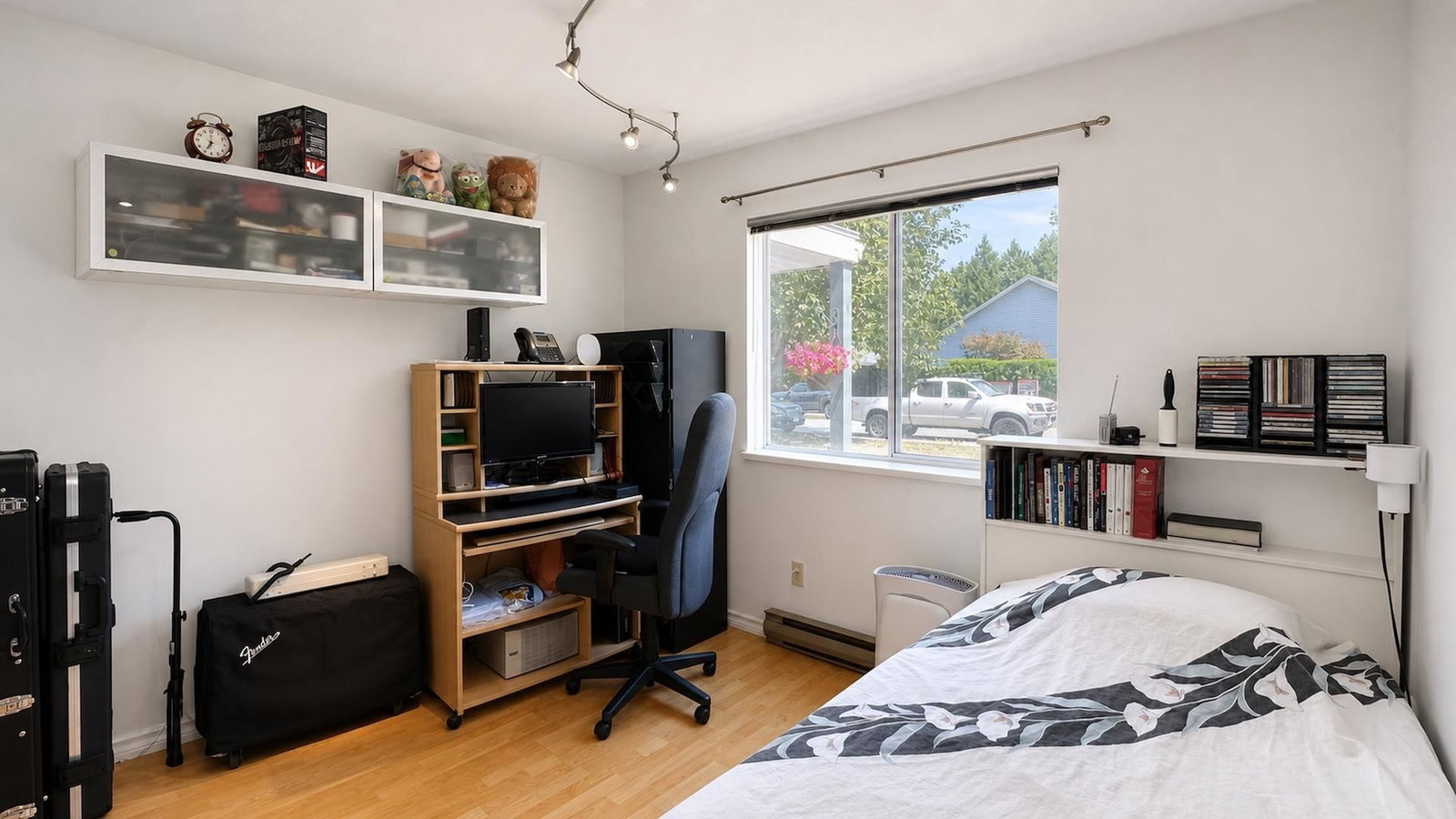 Listing Image 15