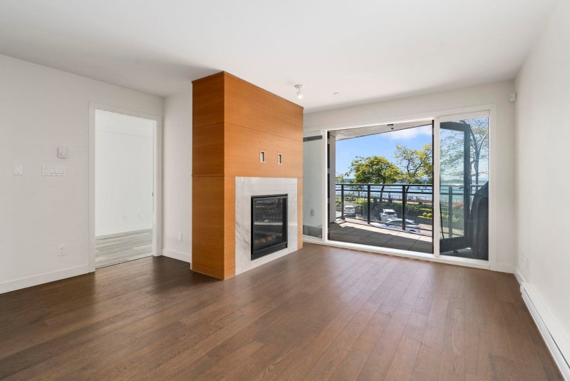 203 - 1150 Oxford Street
