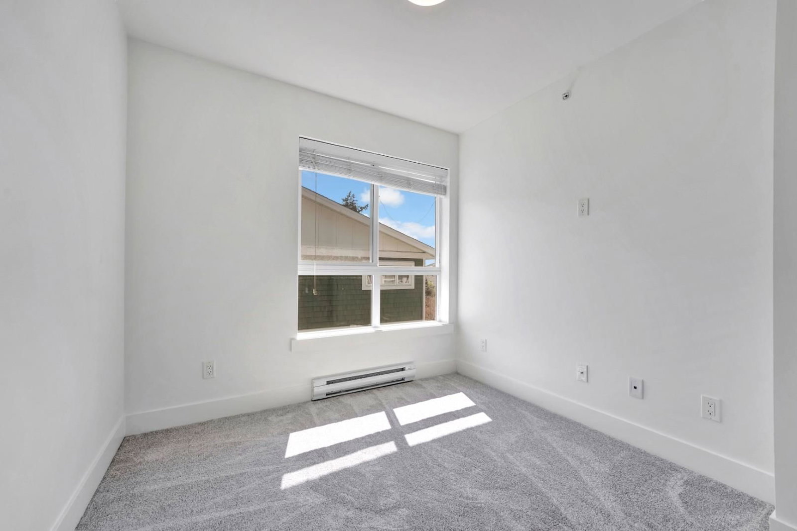 Listing Image 27