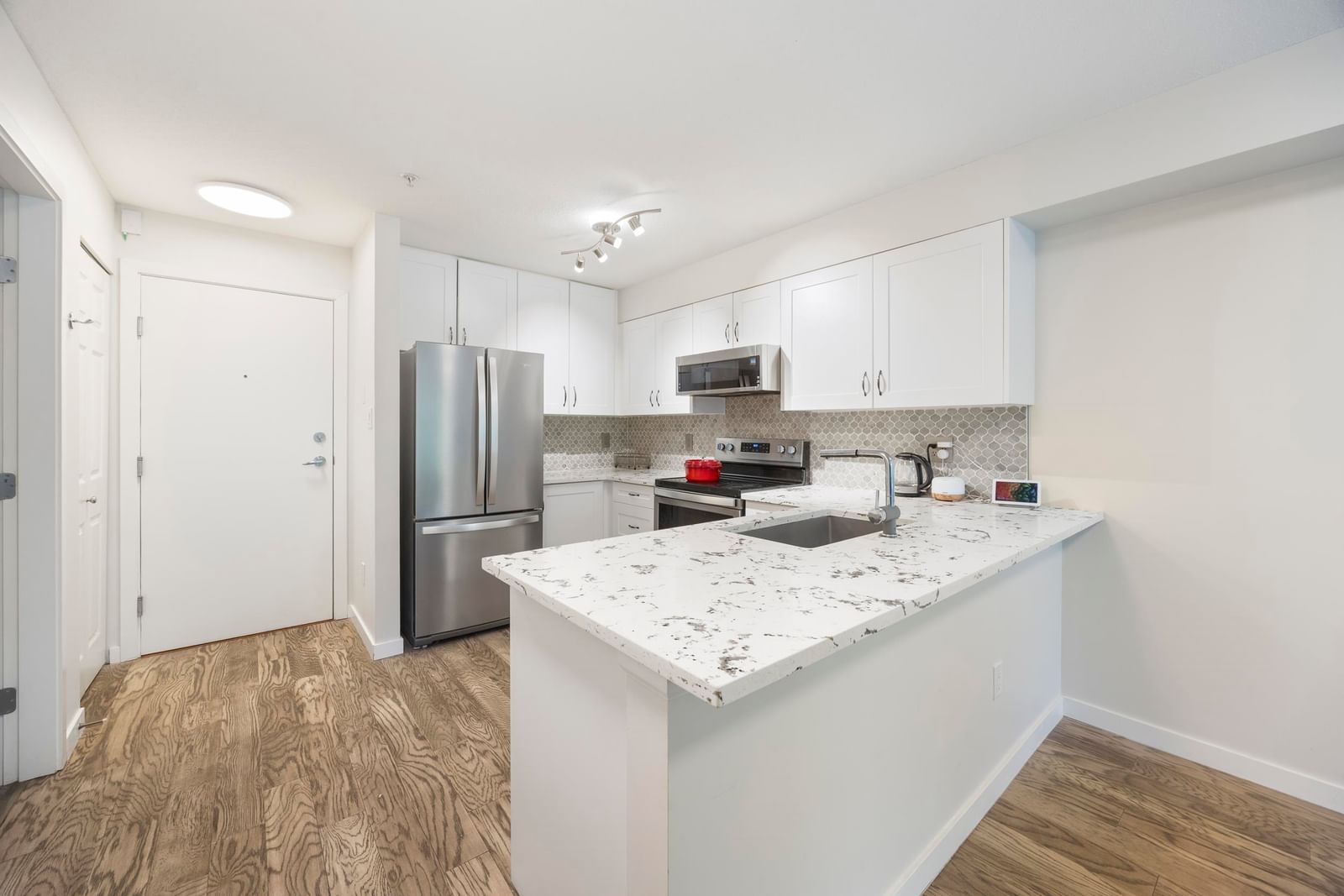Listing Image 14