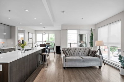 324 - 1588 Hastings Street E