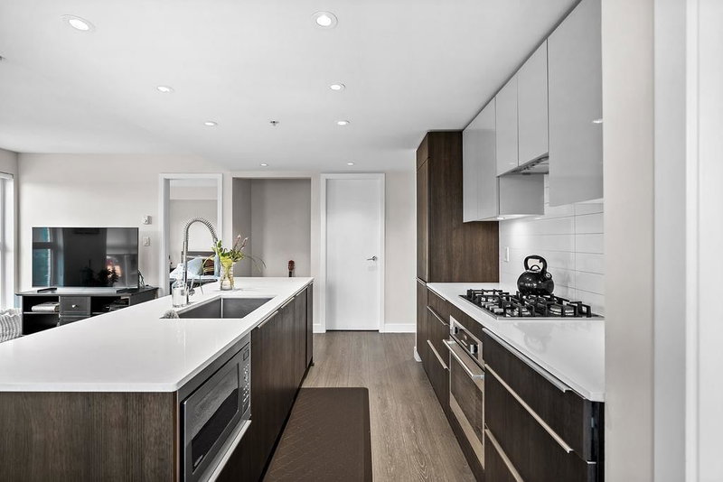324 - 1588 Hastings Street E