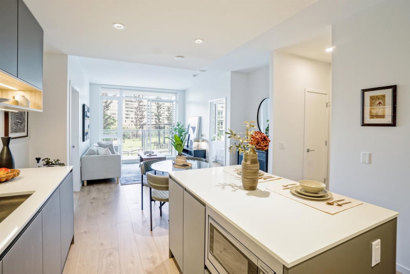 320 - 6808 Minoru Boulevard
