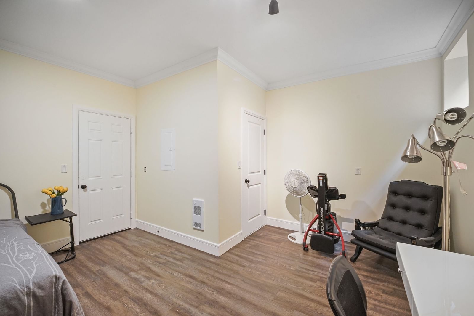 Listing Image 14