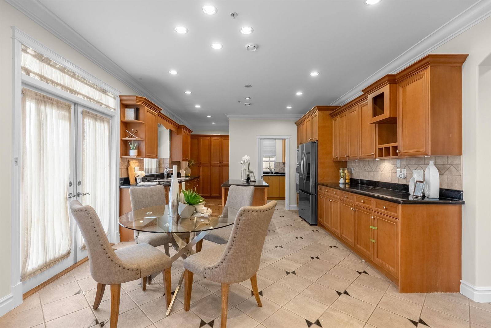 Listing Image 10