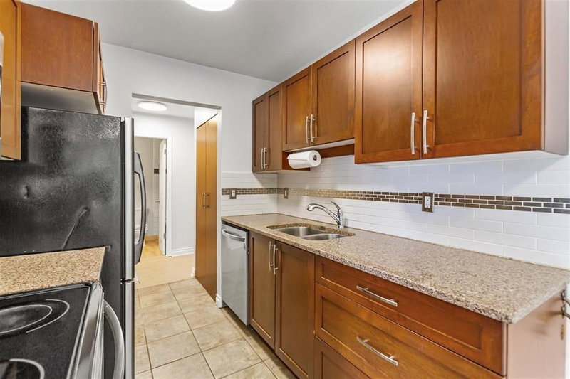 112 - 590 Whiting Way