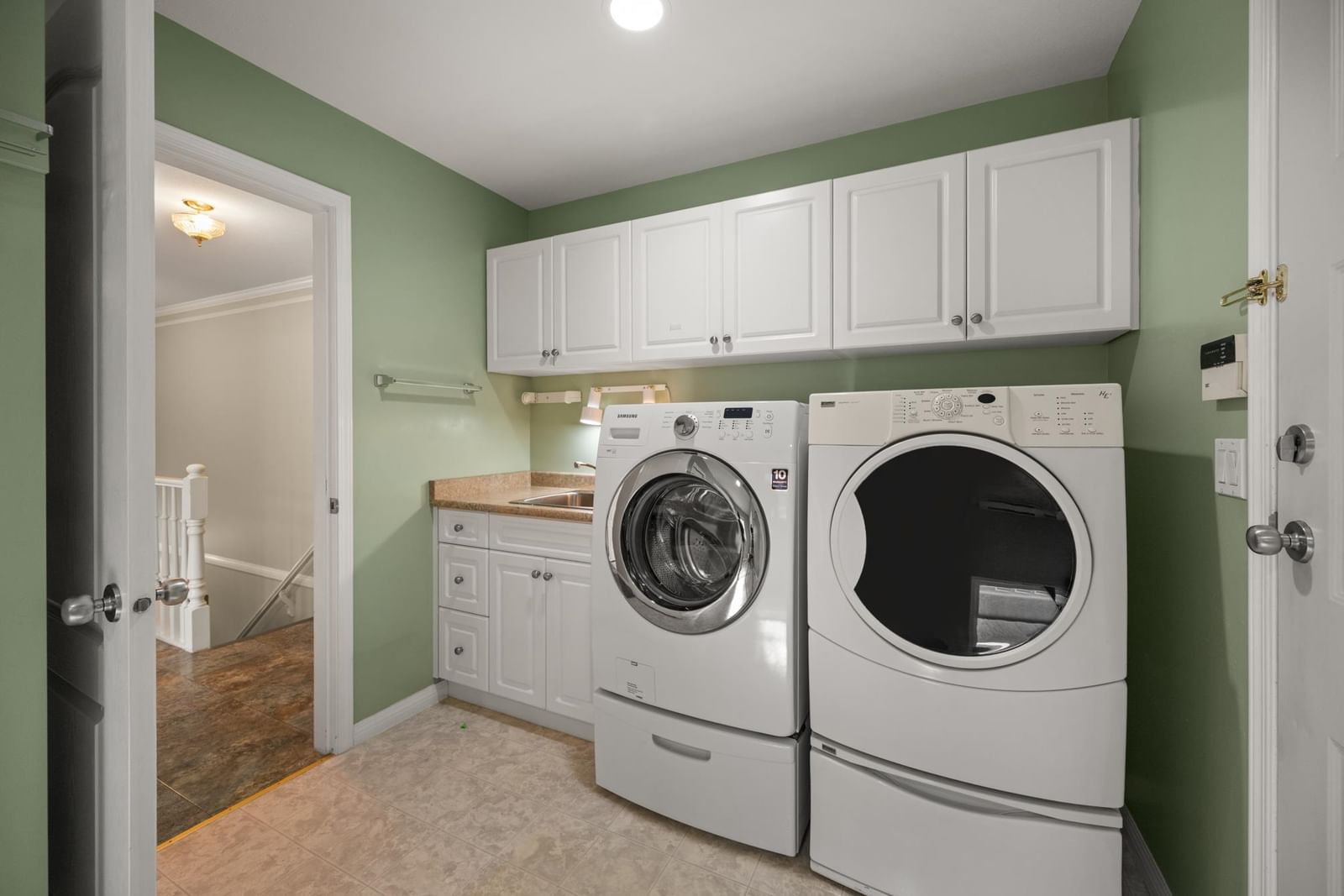 Listing Image 18