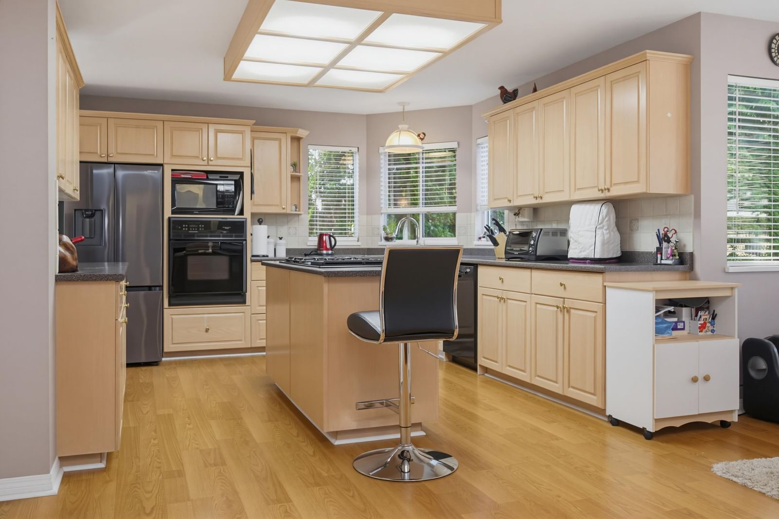 Listing Image 10