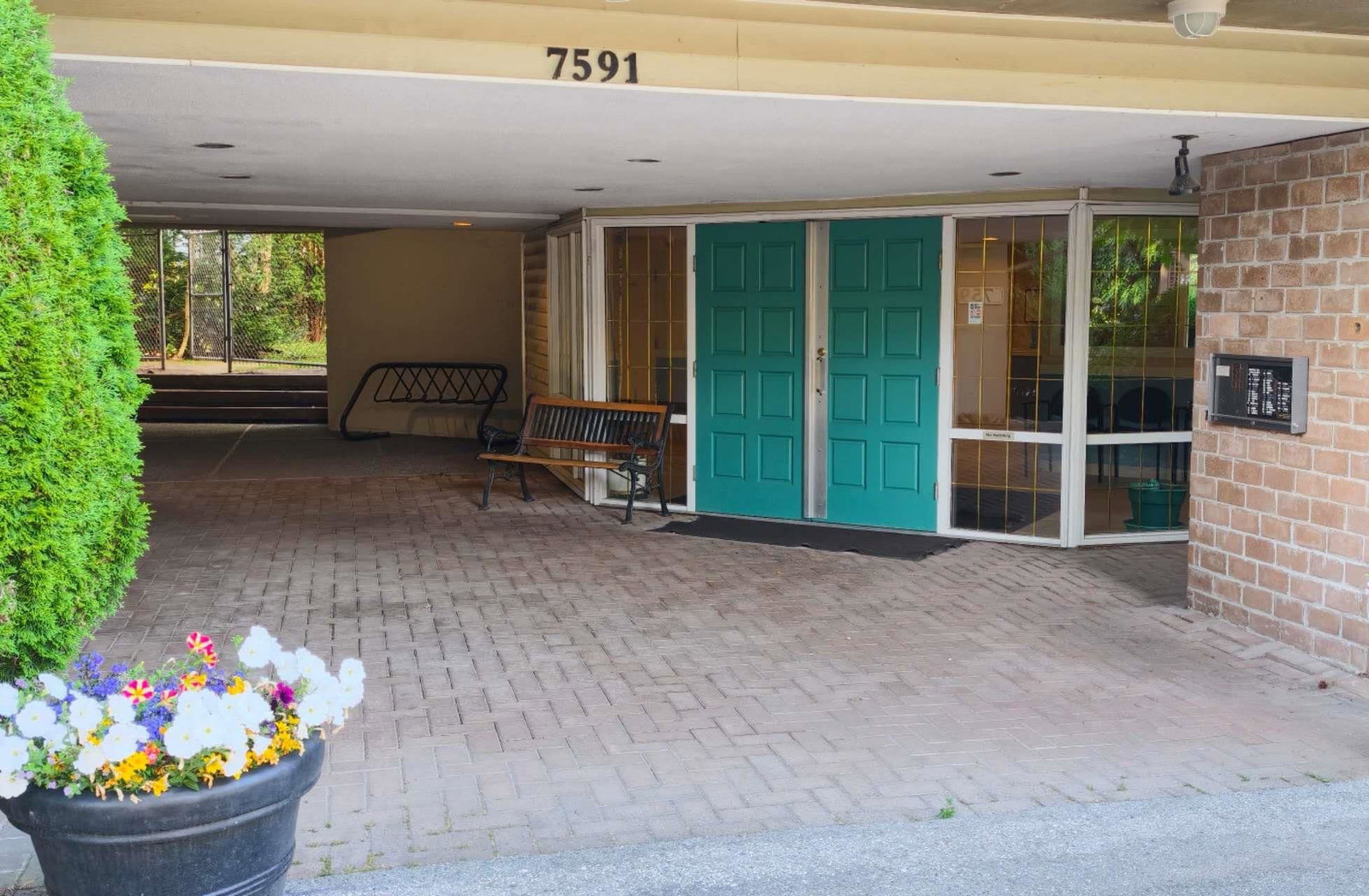 Listing Image 12