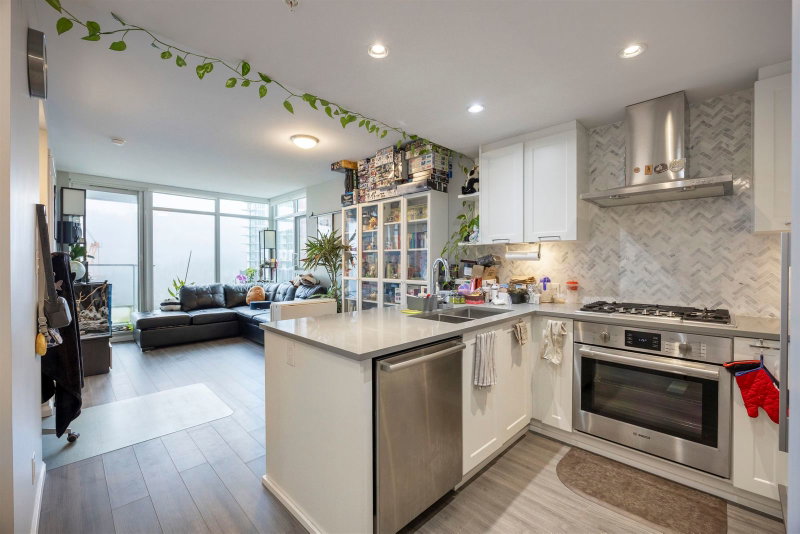 1303 - 520 Como Lake Avenue