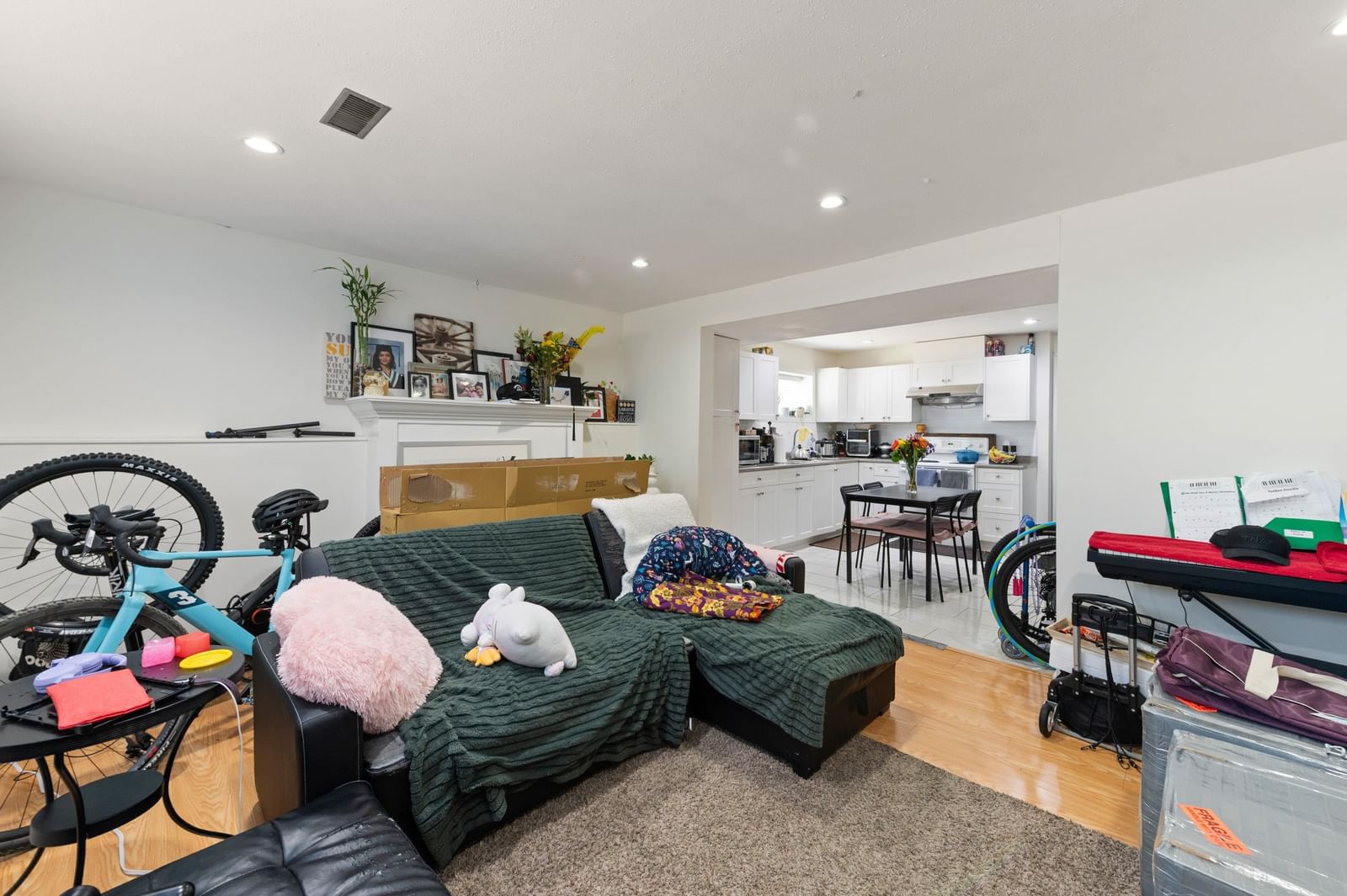 Listing Image 10