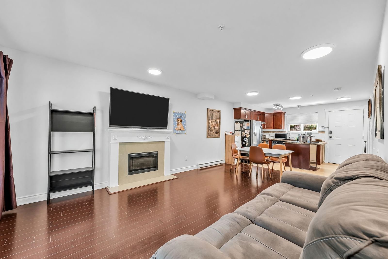 Listing Image 14