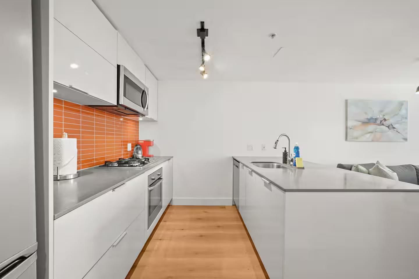 Listing Image 5
