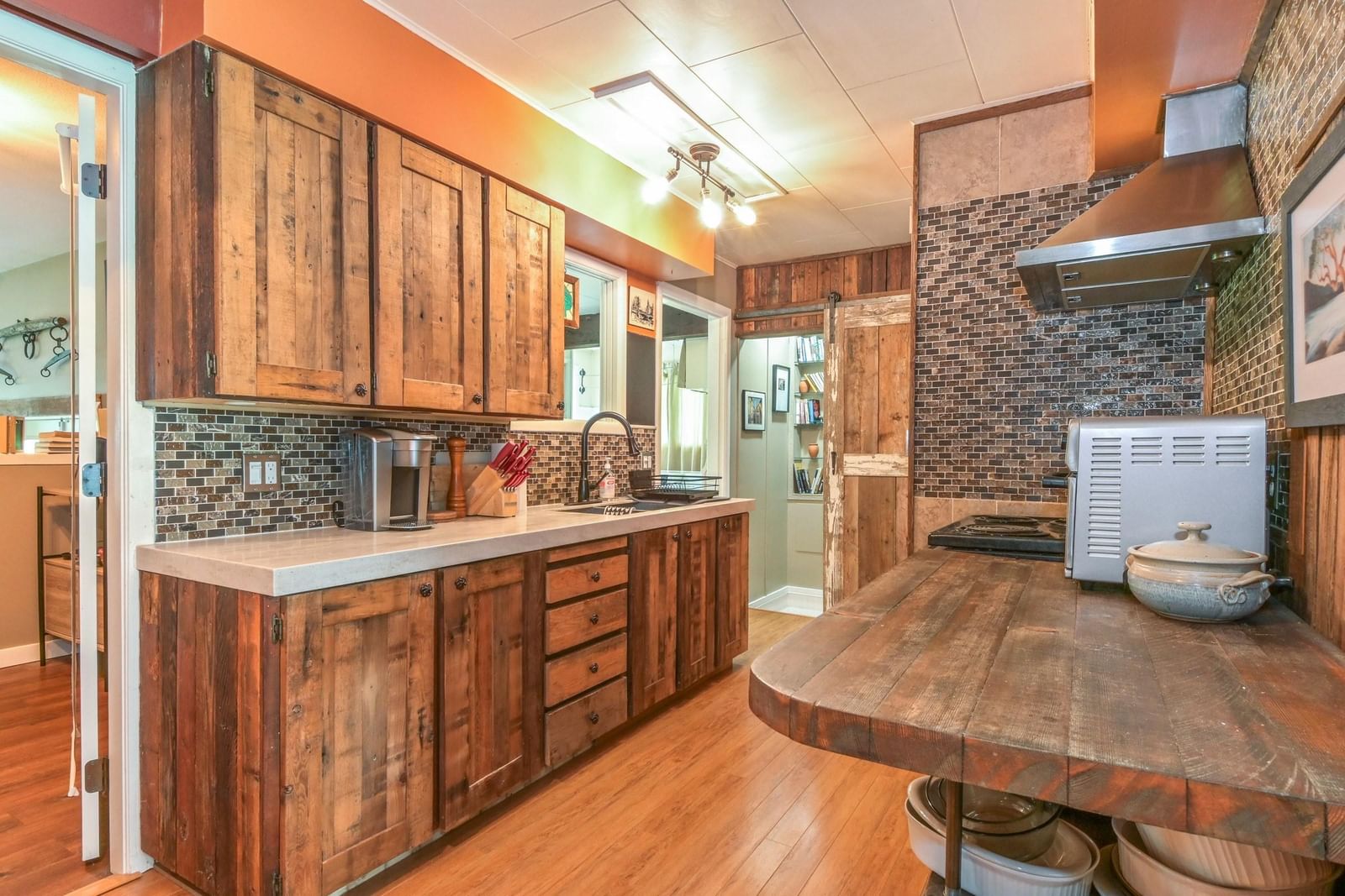 Listing Image 12