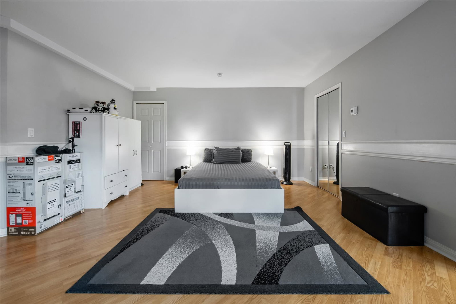 Listing Image 12