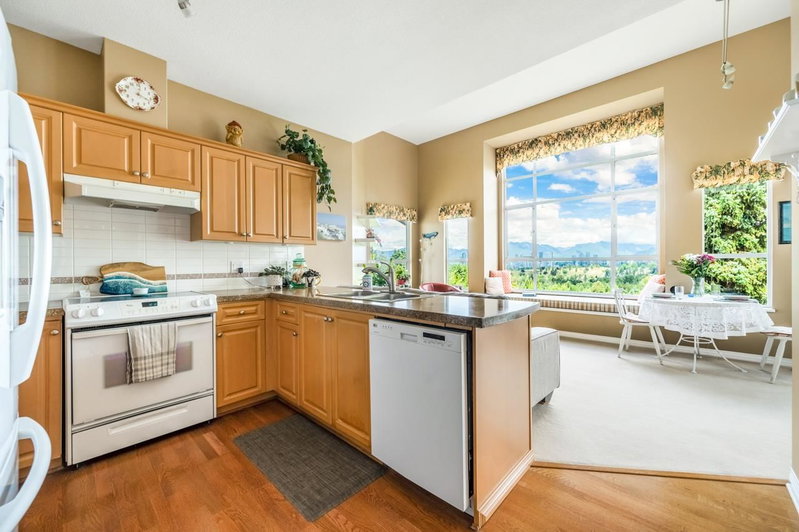 406 - 5280 Oakmount Crescent