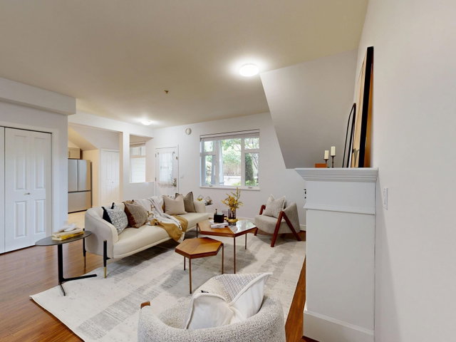 305 - 4468 Albert Street