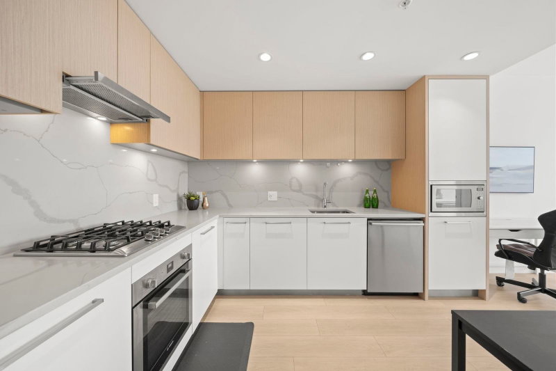1307 - 567 Clarke Road