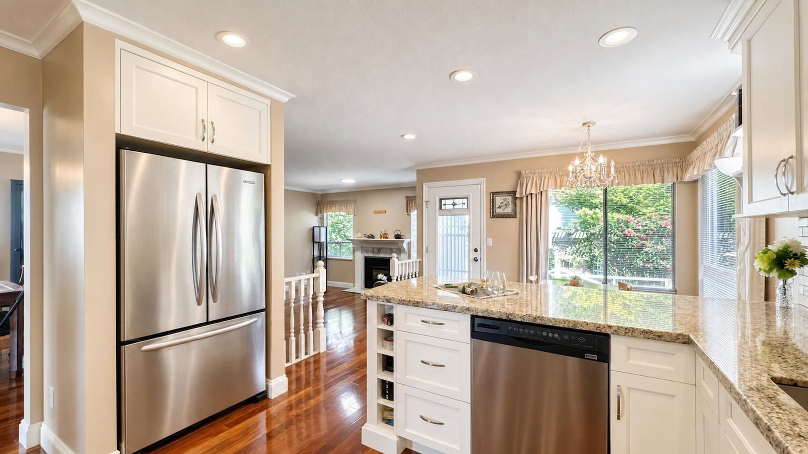 Listing Image 10