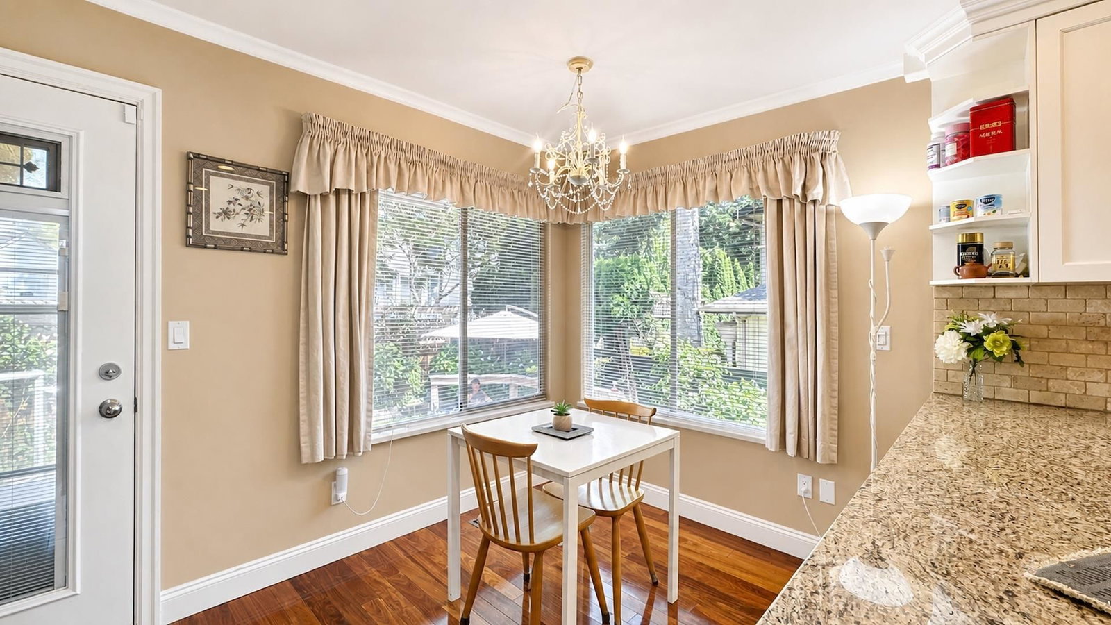 Listing Image 12