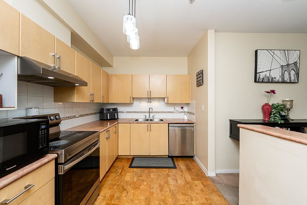 Listing Image 5
