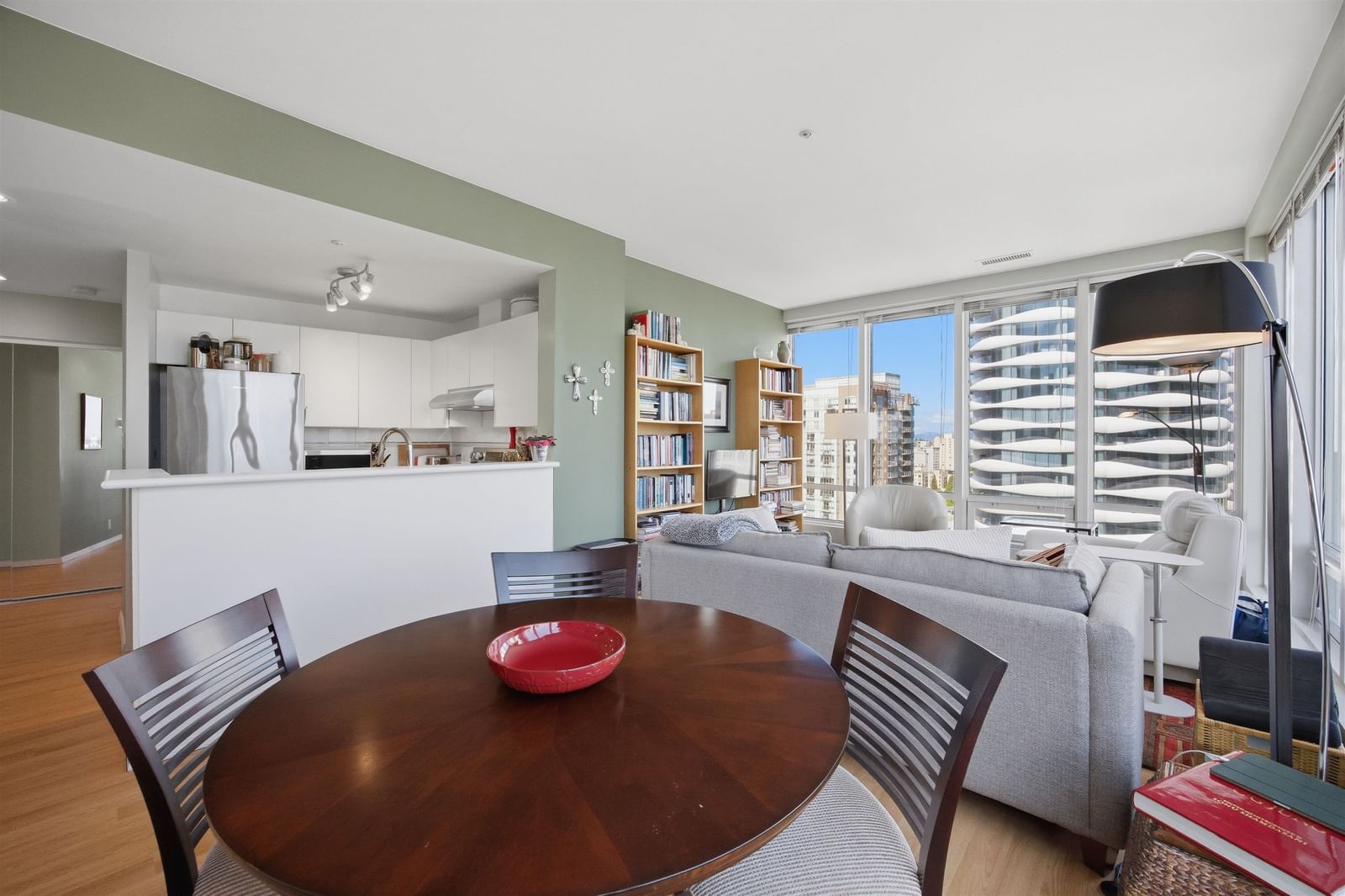 Listing Image 6