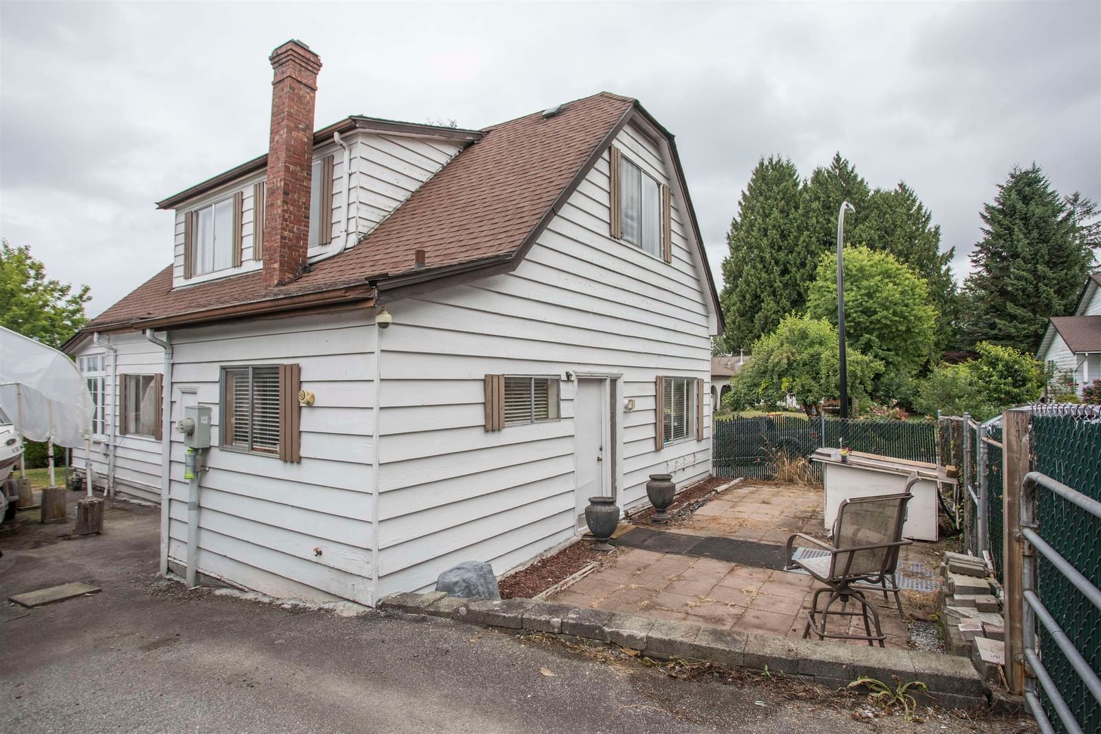 Listing Image 4