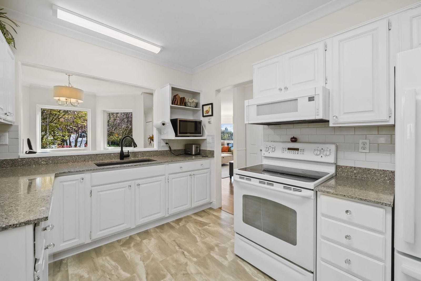Listing Image 16