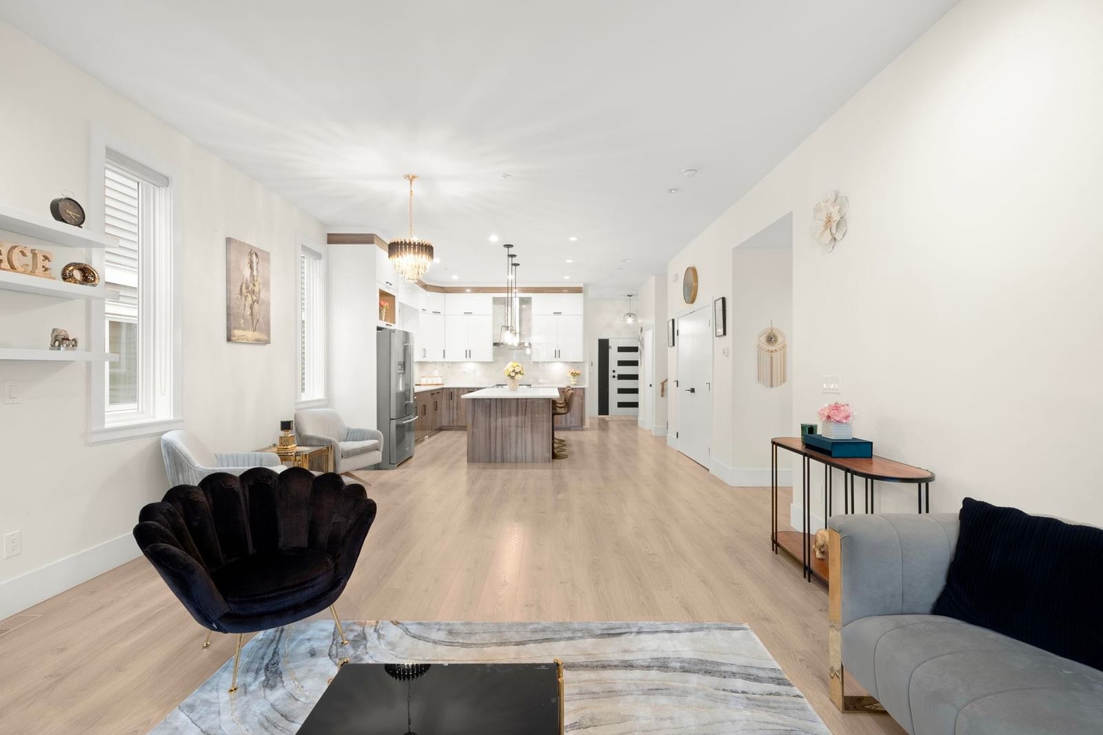 Listing Image 12
