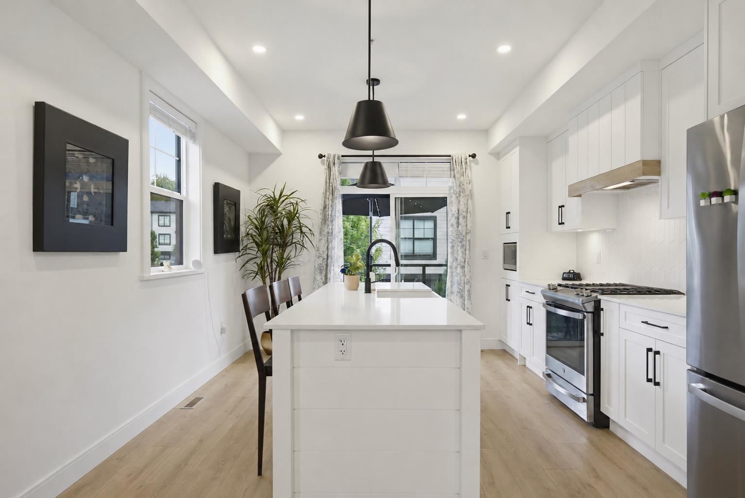 Listing Image 9