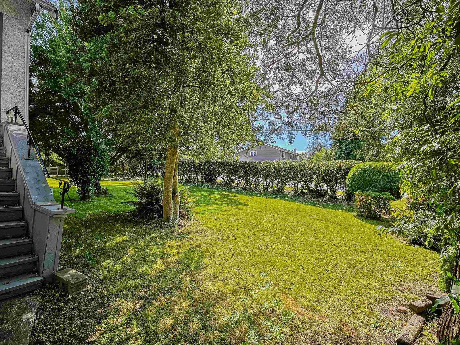 Listing Image 4