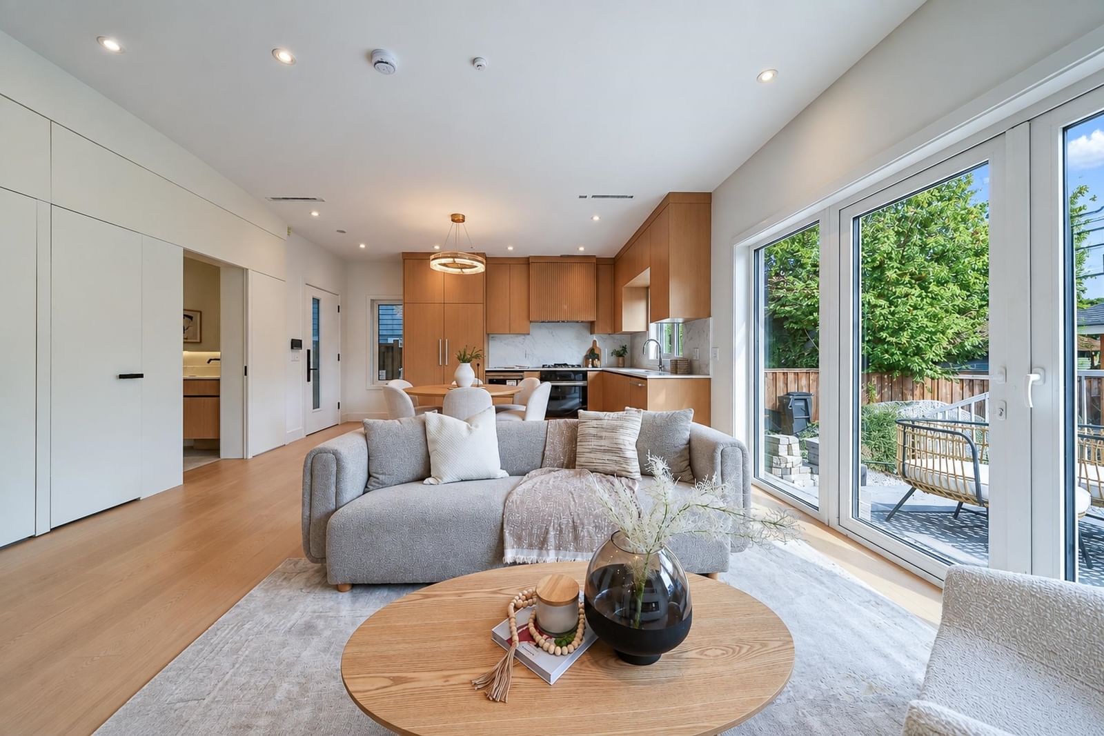 Listing Image 15