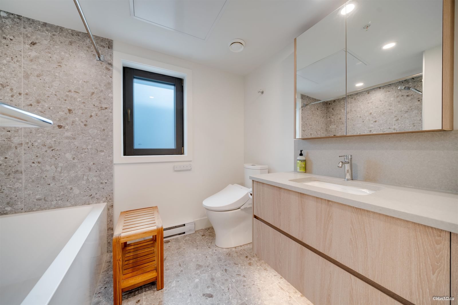Listing Image 9