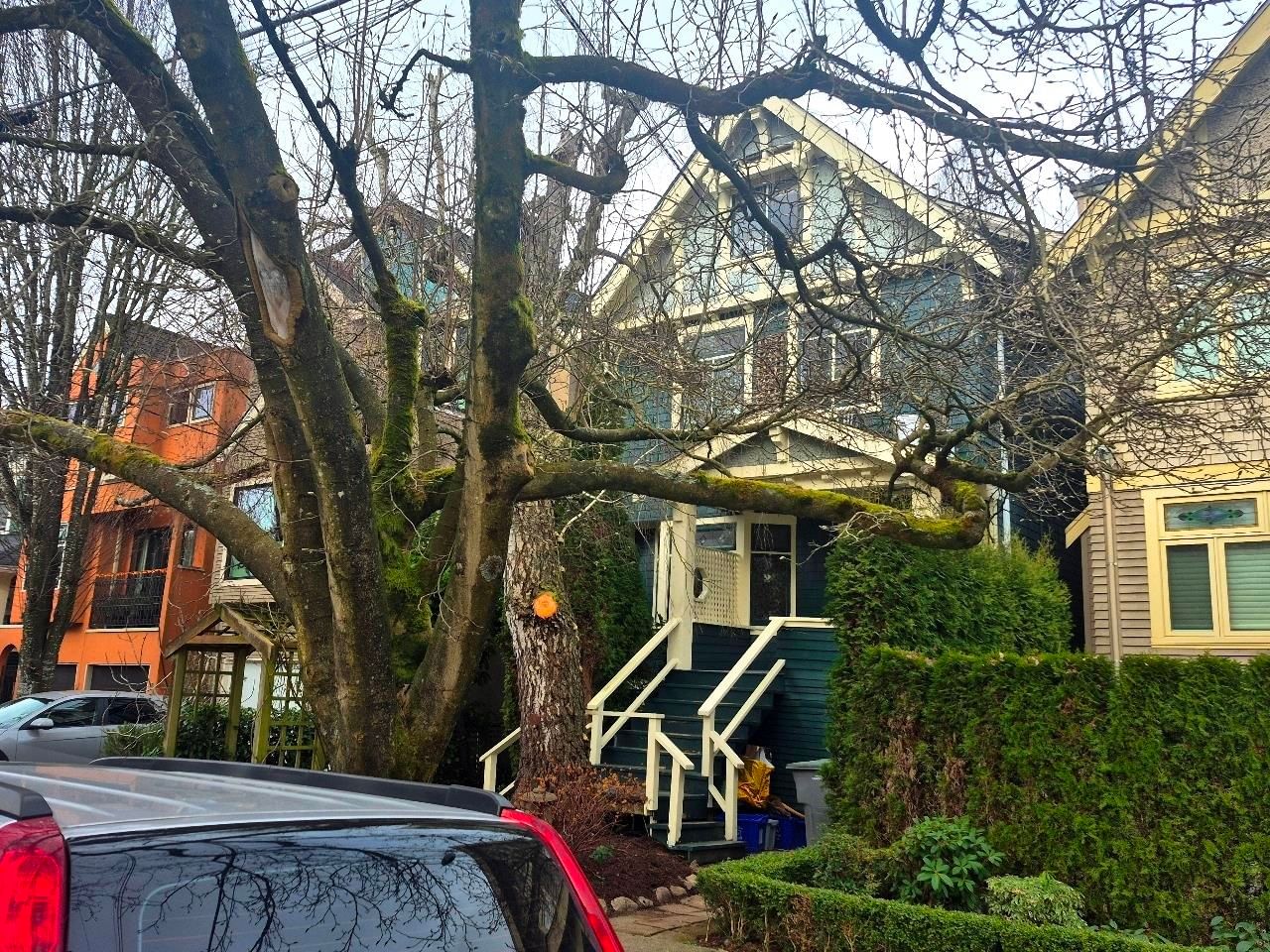 Listing Image 3