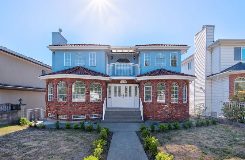 7275 Victoria Drive