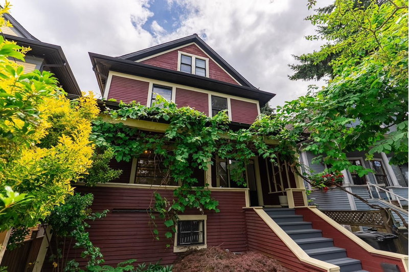 2110 Alberta Street