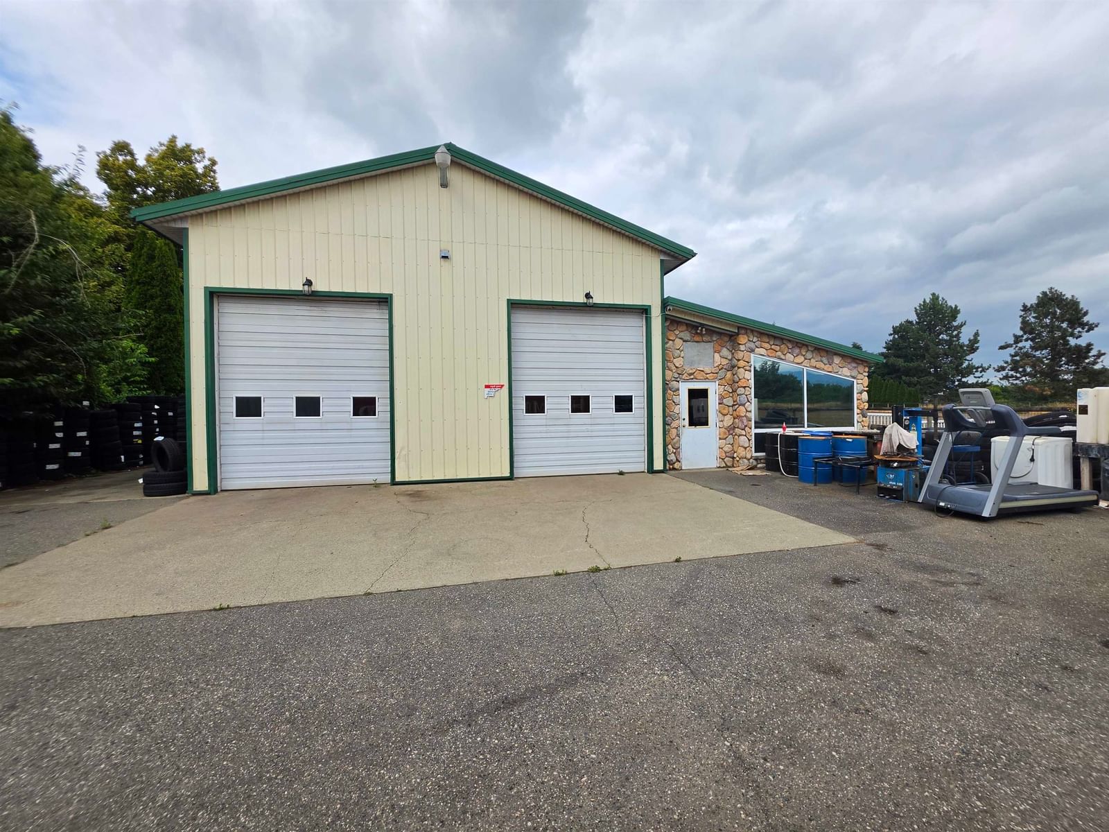 Listing Image 16