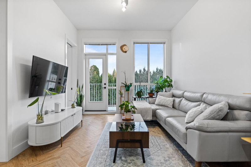 425 - 14968 101a Avenue