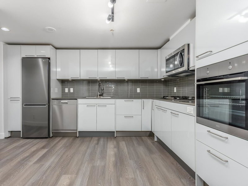 202 - 128 Cordova Street W